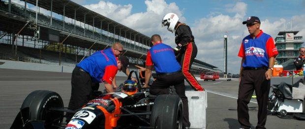 indy-racing-experience-photo-courtesy-of-visitindy-com_-1024x680