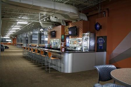 Along with Allante Grill, the complex also boasts a bar called Upper 90 Pub which serves over 20 different beers