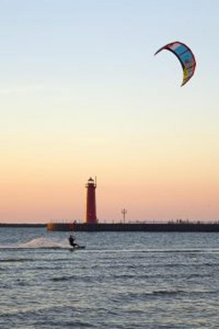 Pere Marquette-Lake MI parasurfing
