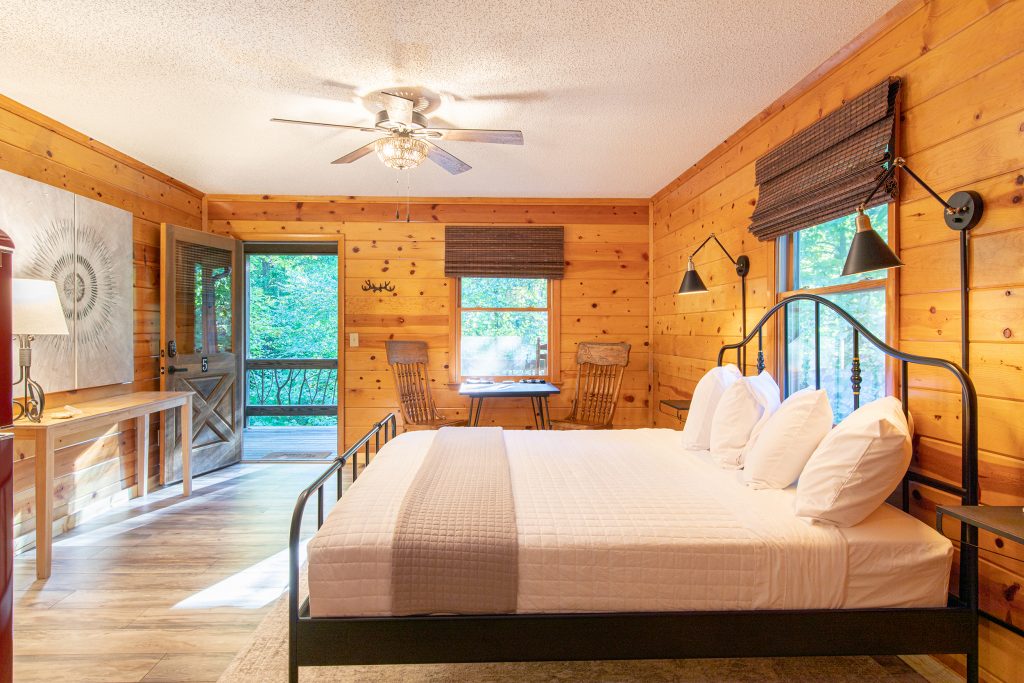 Guest rooms at Mount Mitchell Eco Retreat provide modern comforts.