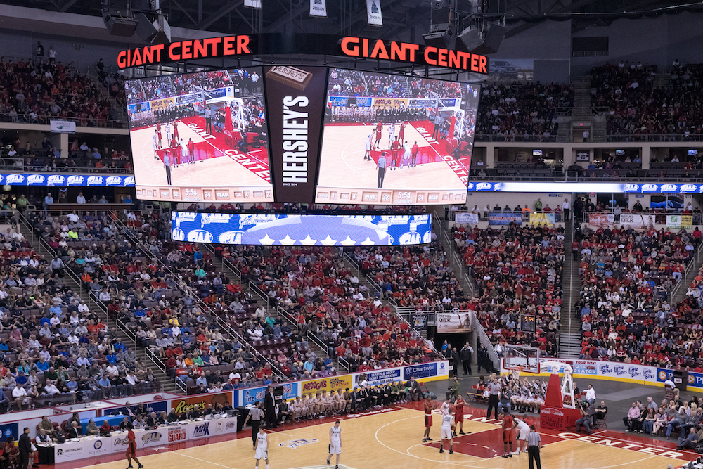 GIANT Center SM