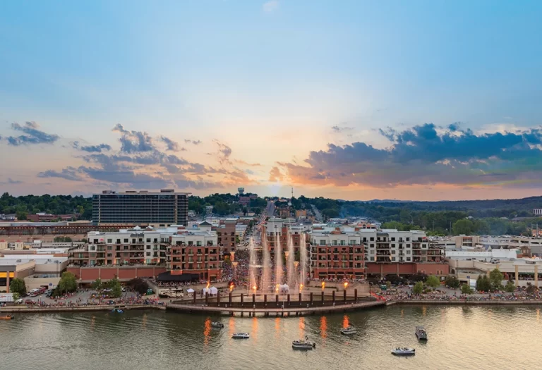 Branson Landing 768x525
